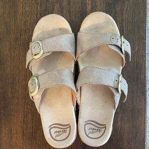 Dansko tan sandals size 9
